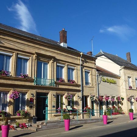 Отель Logis La Sapiniere Remilly-Aillicourt Экстерьер фото